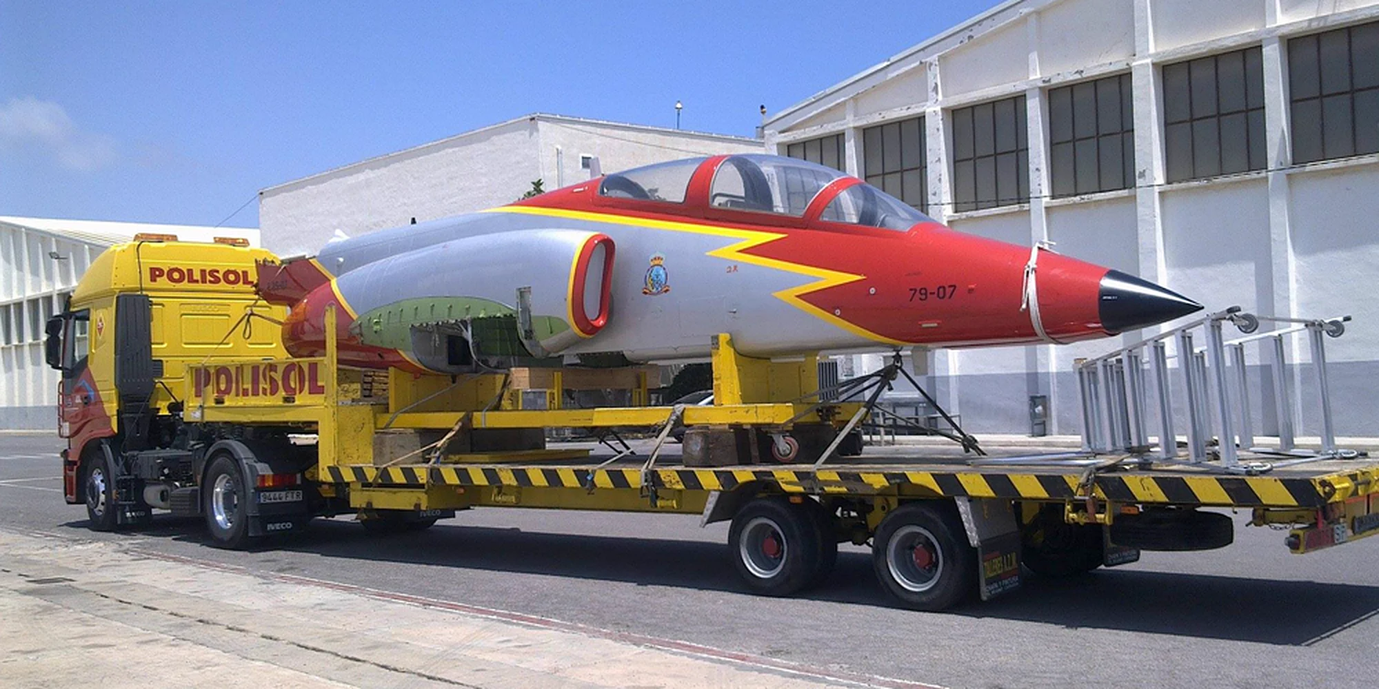 Transporte especial de Grúas Polisol con góndola rebajada